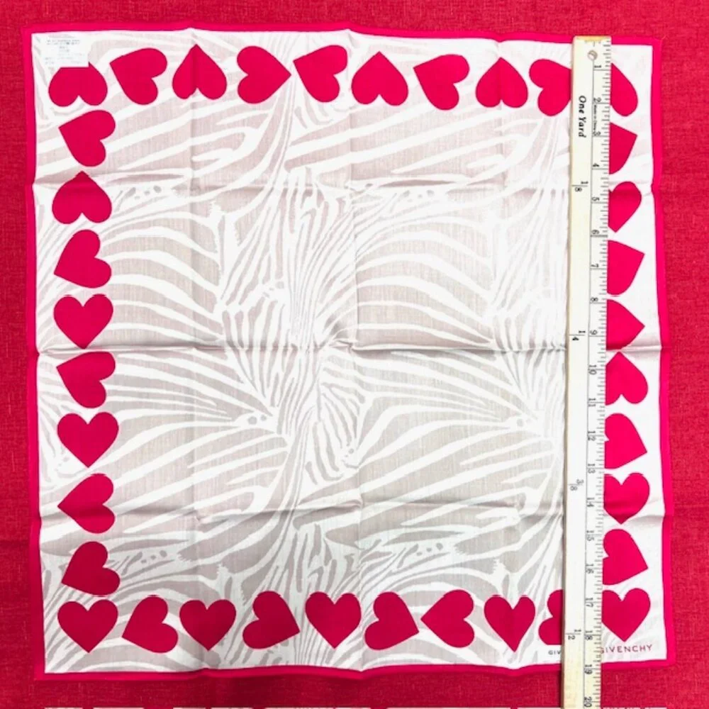 New GivenchyGivenchy Handkerchief // Mini Scarf Cotton 19.5 Beige Red Hearts(93 - Picture 5 of 6